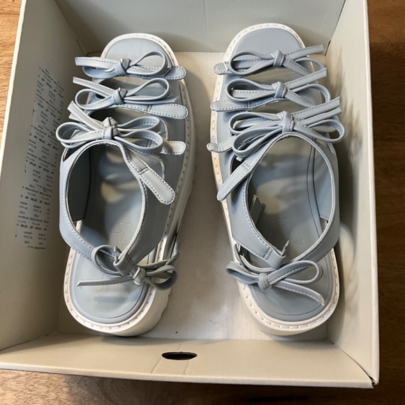 Merry Jenny blue chunky sandals with multiple bows (NWT)  6/6.5 - Picture 3 of 10